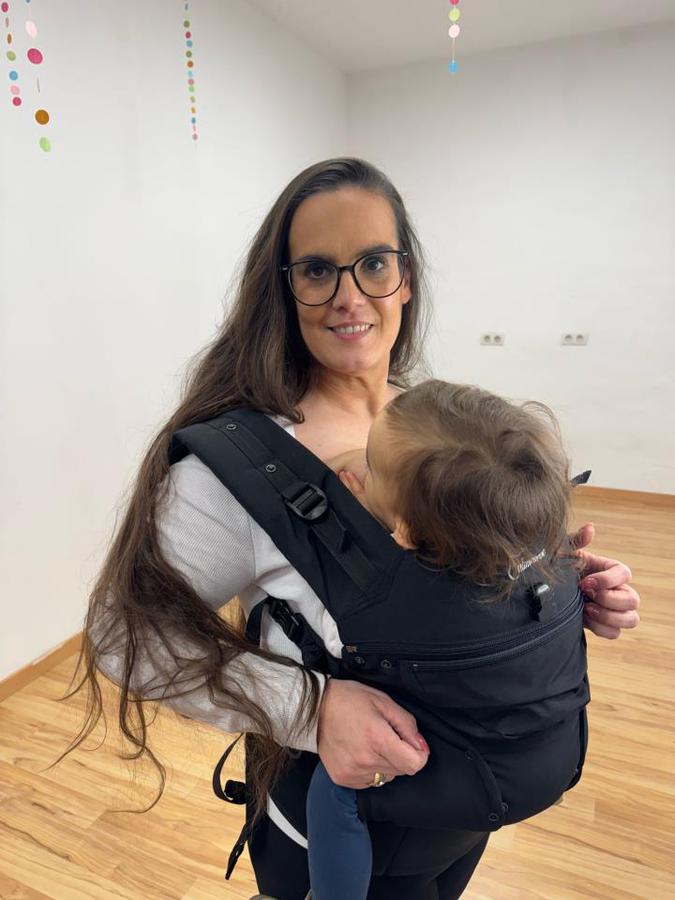 Mochila portabebé multi negra